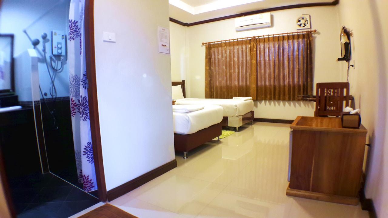 Khum Nakhon Hotel ナコーンシータンマラート エクステリア 写真
