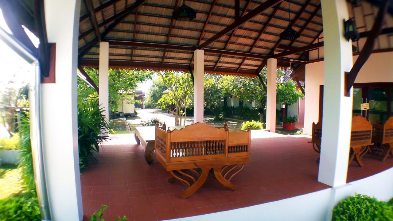 Khum Nakhon Hotel ナコーンシータンマラート エクステリア 写真